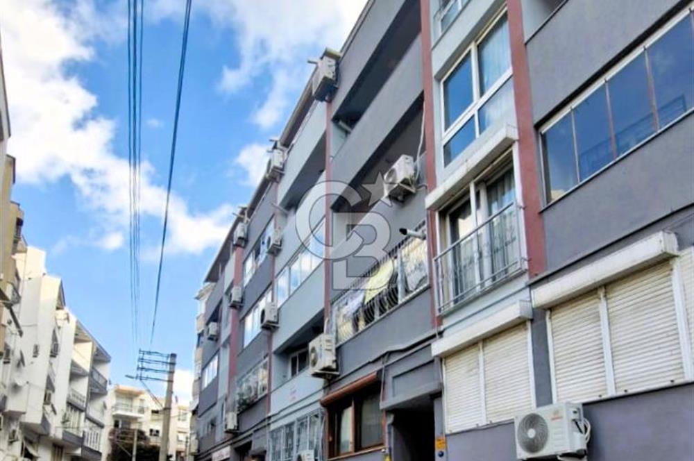 Göztepe’de Sahile Çok Yakın Asansörlü Ara Kat 3+1