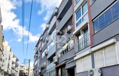 Göztepe’de Sahile Çok Yakın Asansörlü Ara Kat 3+1