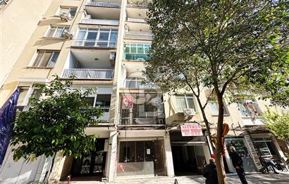 Bornova Erzene Mah Satılık Tadilatlı 2+1 Daire Merkezi Konum
