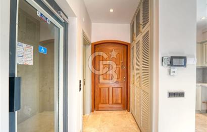 FOÇA'DA SATILIK DENİZ MANZARALI ASANSÖRLÜ HAVUZLU MUHTEŞEM VİLLA