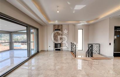 FOÇA'DA SATILIK DENİZ MANZARALI ASANSÖRLÜ HAVUZLU MUHTEŞEM VİLLA