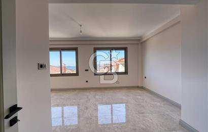 FOÇA'DA SATILIK DENİZ MANZARALI ASANSÖRLÜ HAVUZLU MUHTEŞEM VİLLA