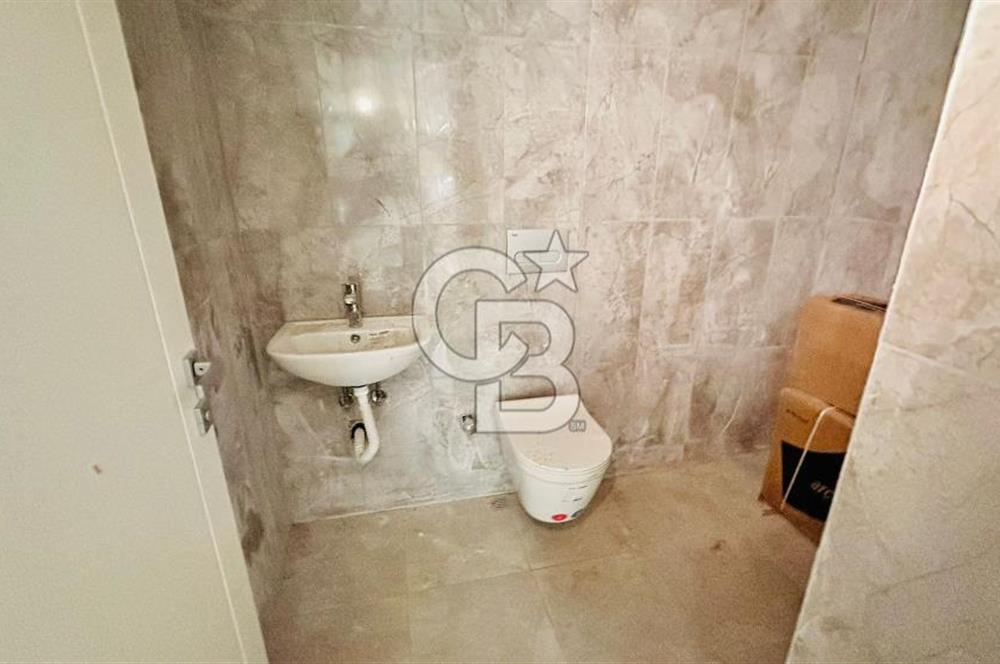 ERENKÖY , BAĞDAT CD.NE 1.BİNA CAMİ SK.TA 75m2 ÖN KULLANIMLI DÜKKAN & MAĞAZA