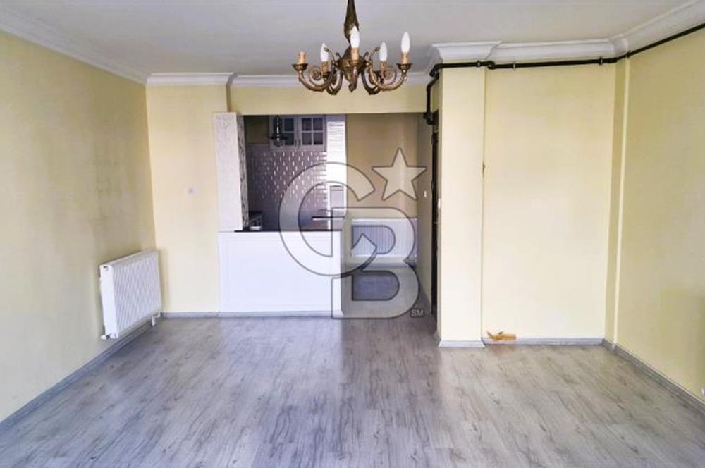 Göztepe’de Sahile Çok Yakın Asansörlü Ara Kat 3+1