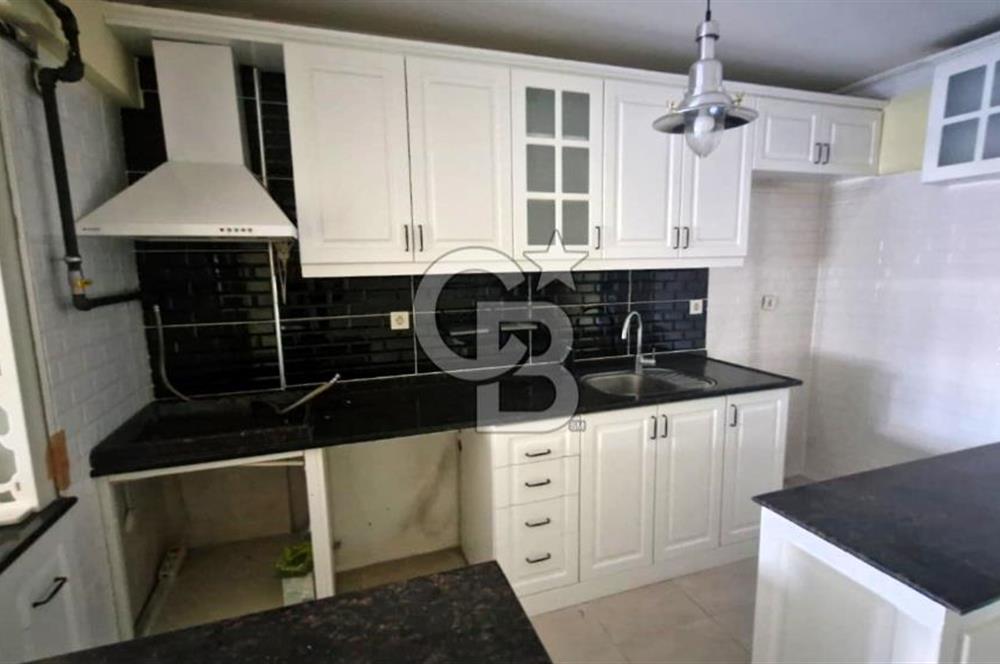 Göztepe’de Sahile Çok Yakın Asansörlü Ara Kat 3+1