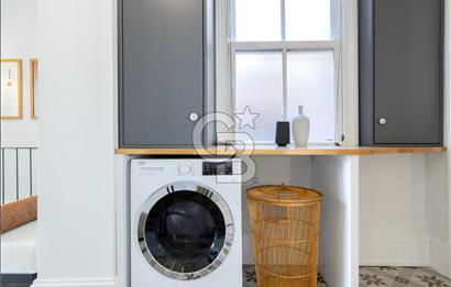 Şişhane'de Cadde üzerinde Kesintisiz Haliç Manzaralı Satılık