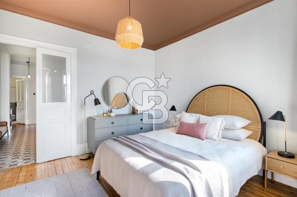 Şişhane'de Cadde üzerinde Kesintisiz Haliç Manzaralı Satılık