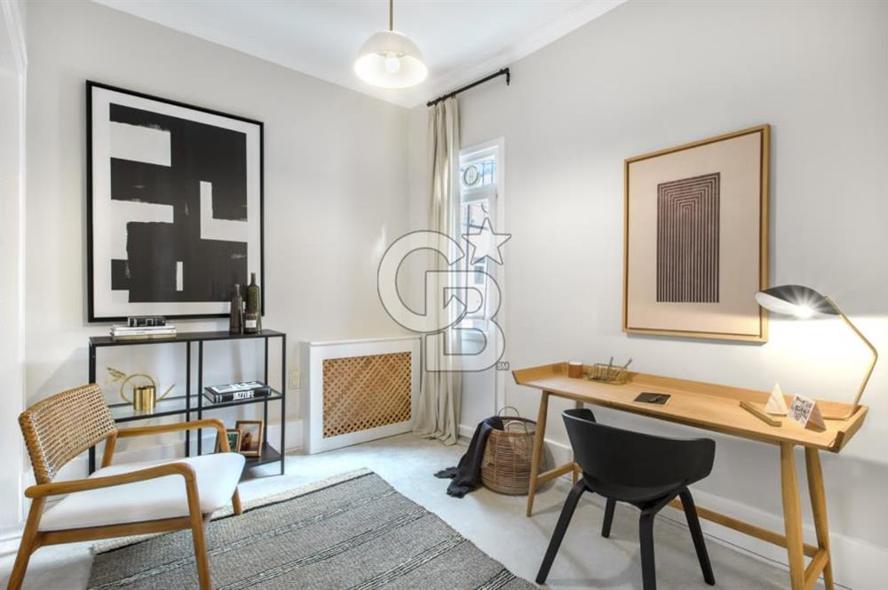 Şişhane'de Cadde üzerinde Kesintisiz Haliç Manzaralı Satılık