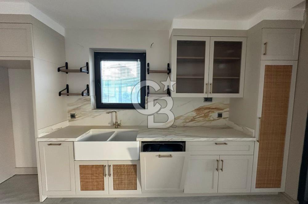 Gömeç Karaağaç Denize Sıfır 6+2 Satılık Villa