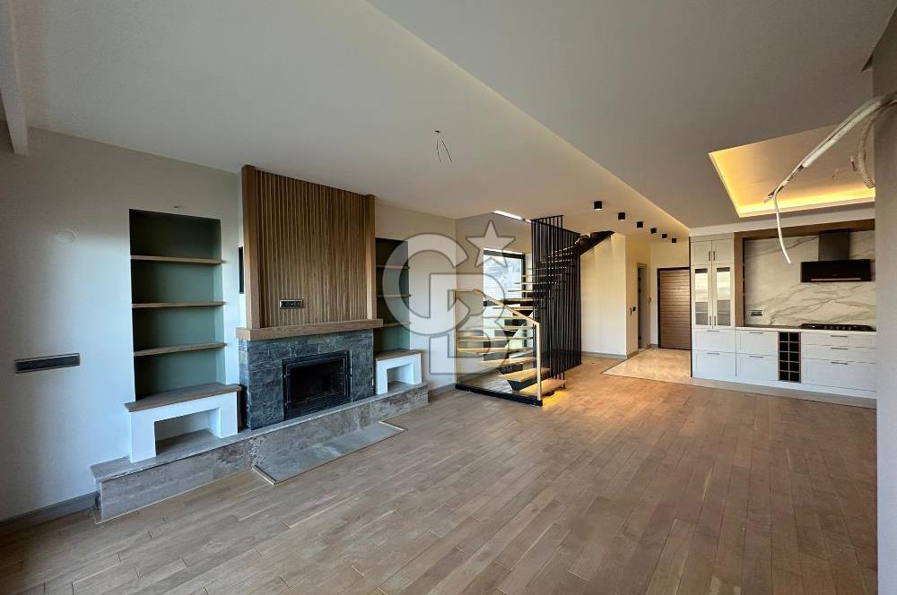Gömeç Karaağaç Denize Sıfır 6+2 Satılık Villa