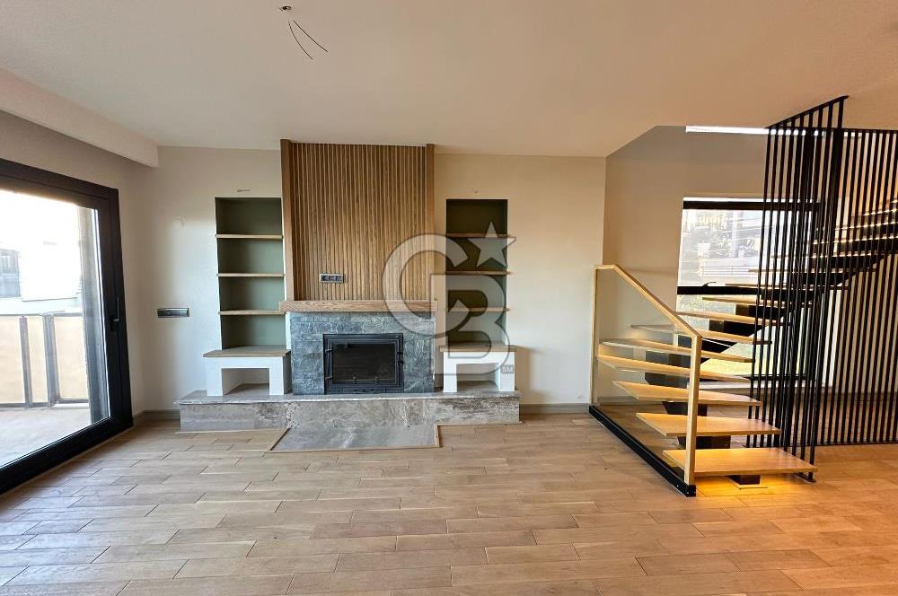 Gömeç Karaağaç Denize Sıfır 6+2 Satılık Villa