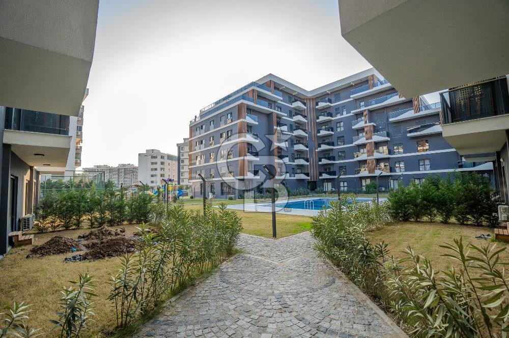 ÇİĞLİ BALATÇIK AZEL DELUXE SİTESİ'NDE HAVUZ CEPHELİ LÜKS SATILIK 2+1 DAİRE