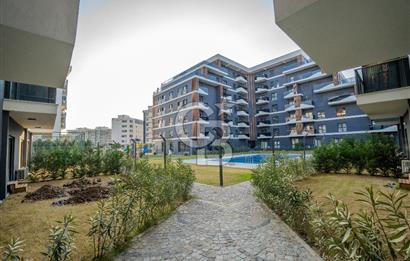 ÇİĞLİ BALATÇIK AZEL DELUXE SİTESİ'NDE HAVUZ CEPHELİ LÜKS SATILIK 2+1 DAİRE