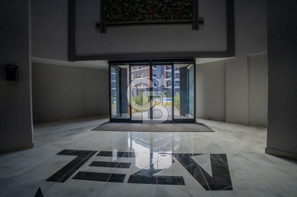 ÇİĞLİ BALATÇIK AZEL DELUXE SİTESİ'NDE HAVUZ CEPHELİ LÜKS SATILIK 2+1 DAİRE