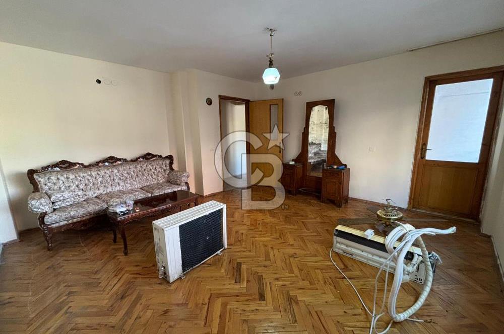 KARŞIYAKA BAHARİYE DE ARAKAT SATILIK 2+1 DAİRE