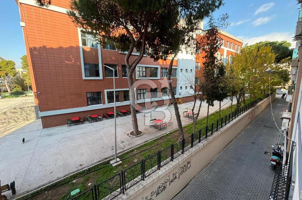 KARŞIYAKA BAHARİYE DE ARAKAT SATILIK 2+1 DAİRE