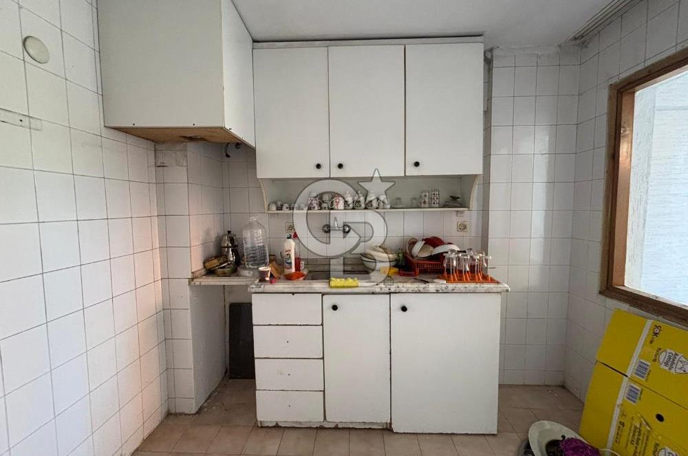 KARŞIYAKA BAHARİYE DE ARAKAT SATILIK 2+1 DAİRE