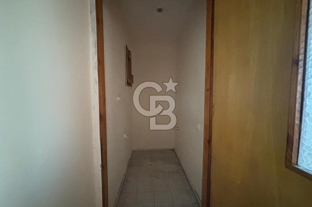 KARŞIYAKA BAHARİYE DE ARAKAT SATILIK 2+1 DAİRE