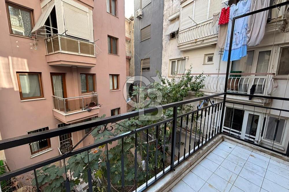 KARŞIYAKA BAHARİYE DE ARAKAT SATILIK 2+1 DAİRE