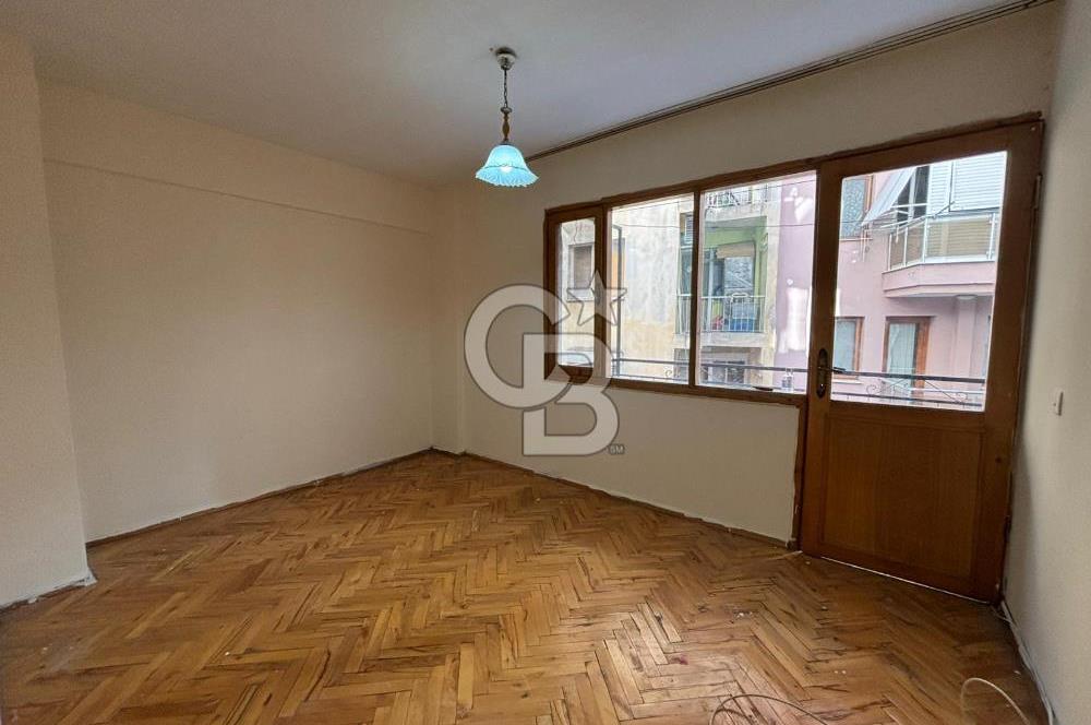 KARŞIYAKA BAHARİYE DE ARAKAT SATILIK 2+1 DAİRE