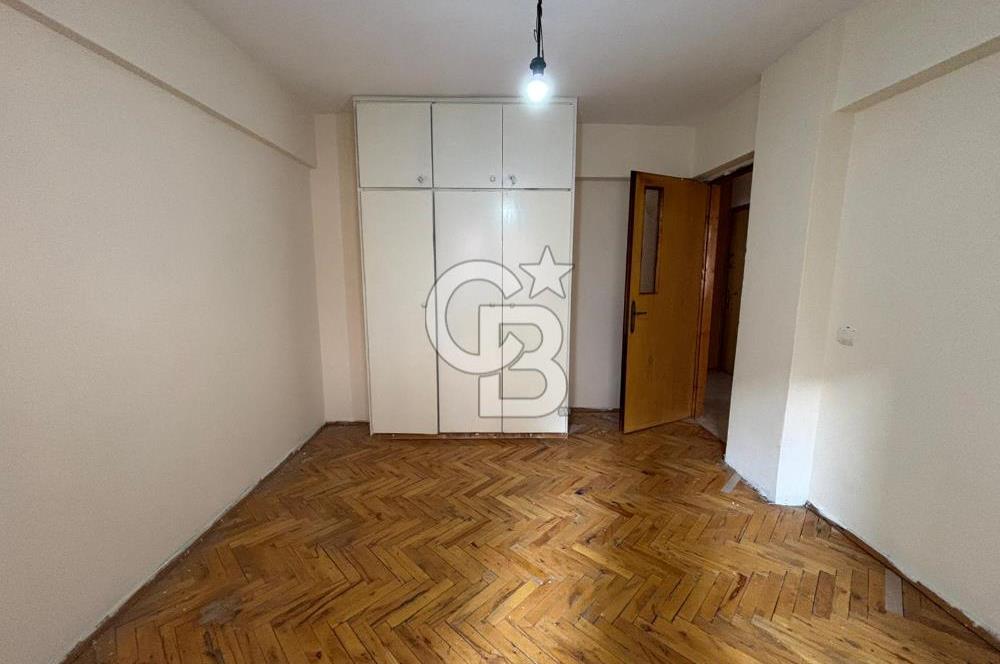 KARŞIYAKA BAHARİYE DE ARAKAT SATILIK 2+1 DAİRE