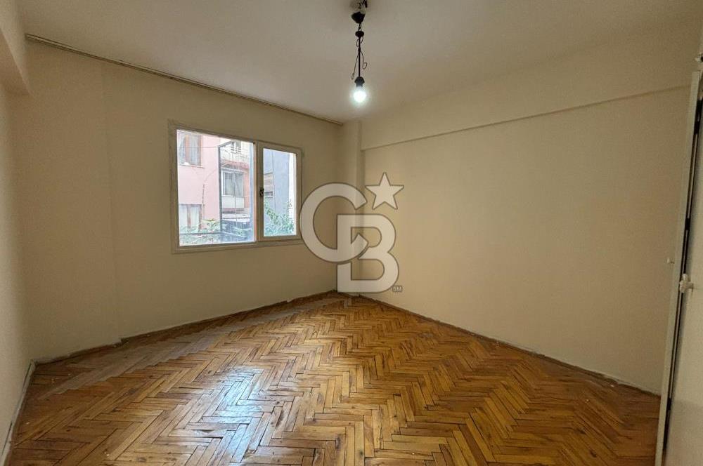 KARŞIYAKA BAHARİYE DE ARAKAT SATILIK 2+1 DAİRE