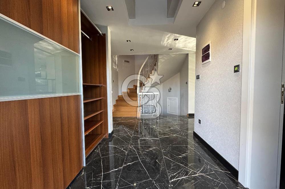 İNCEK KONAKLARINDA KÖŞE KONUMLU 5+2 MÜTHİŞ KİRALIK VİLLA