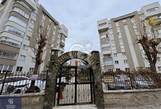 Cumhuriyet Sitesinde Merkezi Konumda 3+1 Kiralık Daire - 5 - 324297