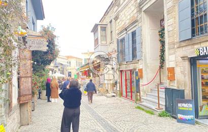 Urla Sanat Sokağında Kiralık Dükkan