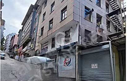  ULUS KONYA SOKAK’TA YATIRIMIN TAM KALBİNDE SATILIK BİNA