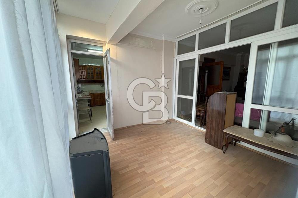 BORNOVA PINARBAŞI'NDA BALKONLU SATILIK 2+1 DAİRE