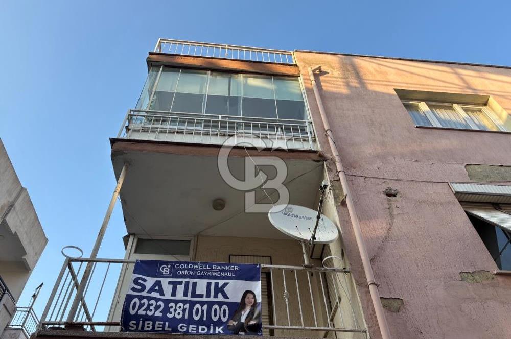 BORNOVA PINARBAŞI'NDA BALKONLU SATILIK 2+1 DAİRE