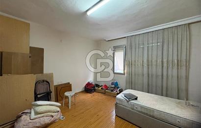 BORNOVA PINARBAŞI'NDA BALKONLU SATILIK 2+1 DAİRE