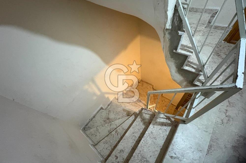 BORNOVA PINARBAŞI'NDA BALKONLU SATILIK 2+1 DAİRE