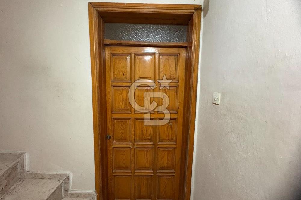 BORNOVA PINARBAŞI'NDA BALKONLU SATILIK 2+1 DAİRE