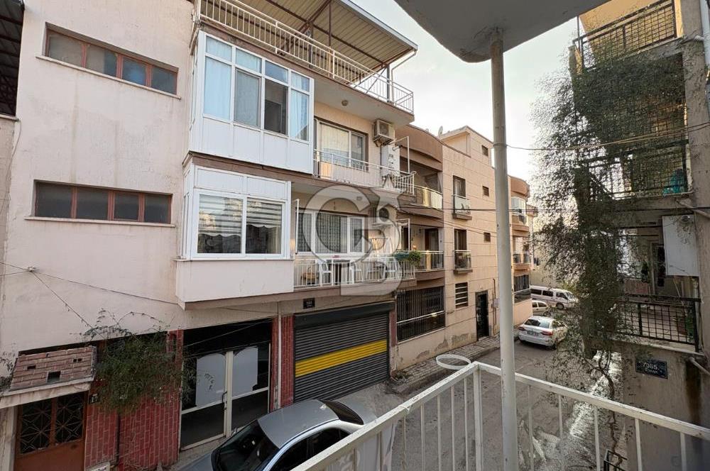 BORNOVA PINARBAŞI'NDA BALKONLU SATILIK 2+1 DAİRE