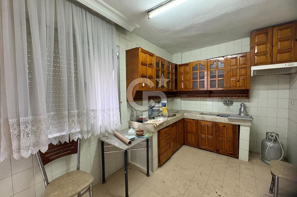 BORNOVA PINARBAŞI'NDA BALKONLU SATILIK 2+1 DAİRE