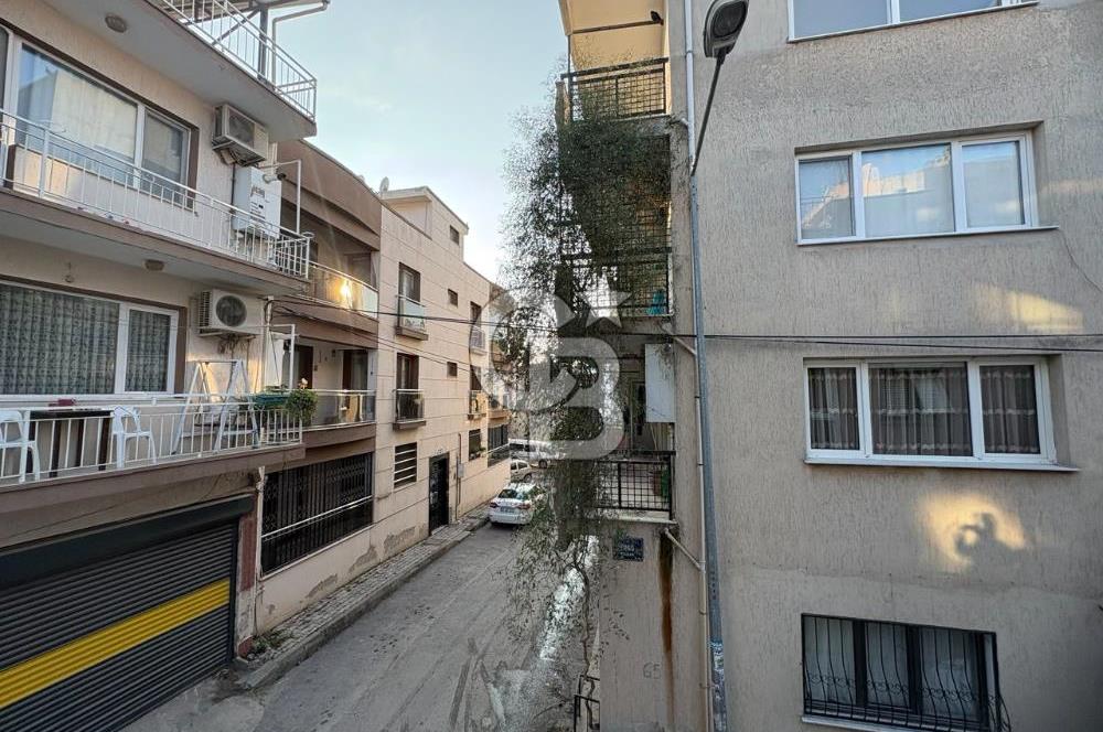 BORNOVA PINARBAŞI'NDA BALKONLU SATILIK 2+1 DAİRE