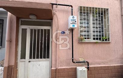 BORNOVA PINARBAŞI'NDA BALKONLU SATILIK 2+1 DAİRE