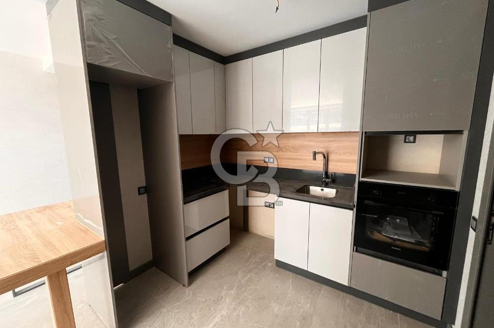 İPEKTAŞ CADDE'DE 1+1 LÜKS YAPILI ARA KAT KÖŞE DAİRE/OFİS