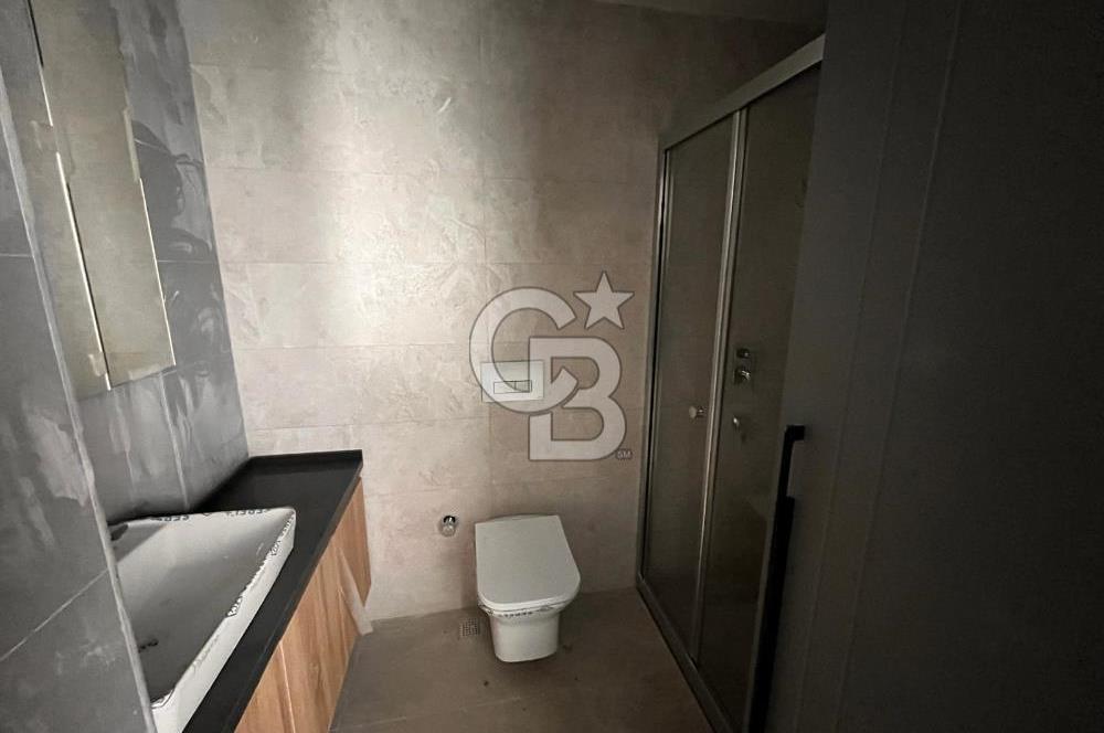 İPEKTAŞ CADDE'DE 1+1 LÜKS YAPILI ARA KAT KÖŞE DAİRE/OFİS