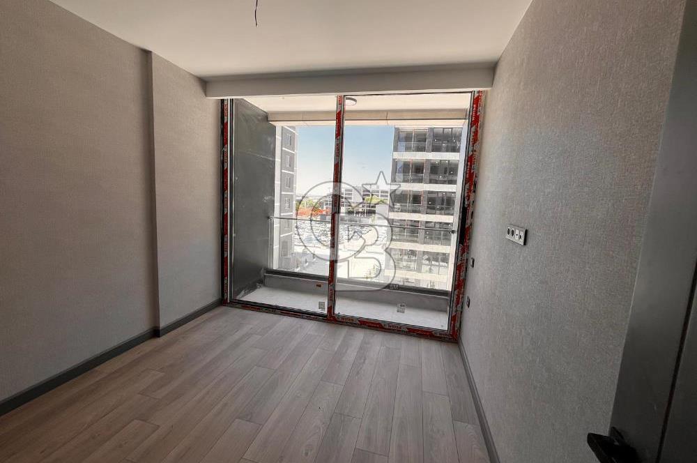 İPEKTAŞ CADDE'DE 1+1 LÜKS YAPILI ARA KAT KÖŞE DAİRE/OFİS