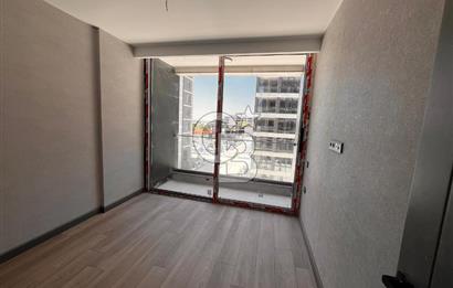 İPEKTAŞ CADDE'DE 1+1 LÜKS YAPILI ARA KAT KÖŞE DAİRE/OFİS