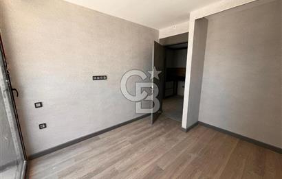 İPEKTAŞ CADDE'DE 1+1 LÜKS YAPILI ARA KAT KÖŞE DAİRE/OFİS