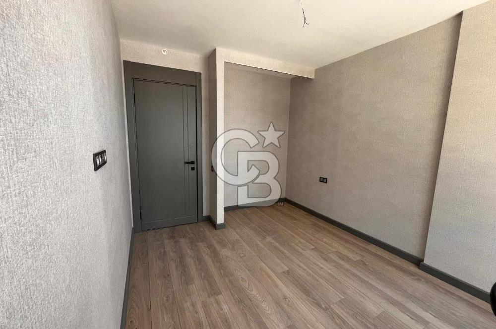 İPEKTAŞ CADDE'DE 1+1 LÜKS YAPILI ARA KAT KÖŞE DAİRE/OFİS