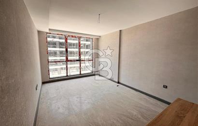 İPEKTAŞ CADDE'DE 1+1 LÜKS YAPILI ARA KAT KÖŞE DAİRE/OFİS