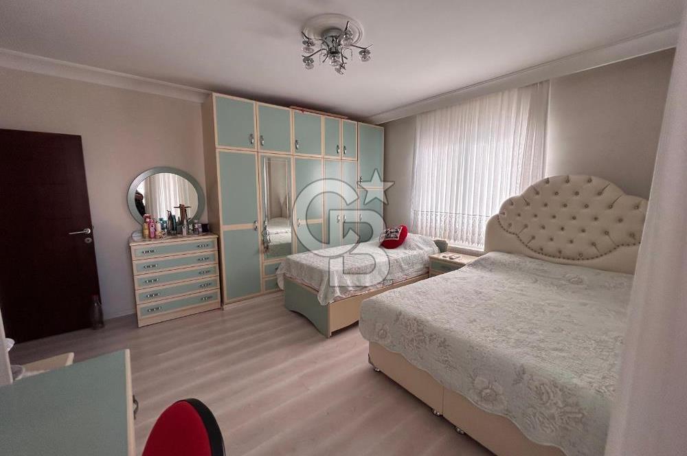 SİTEDE HASARSIZ İSKANLI SOSYAL DONATILI KİLERLİ YAPILI 4+1 DAİRE