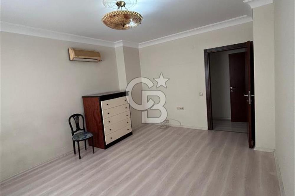SİTEDE HASARSIZ İSKANLI SOSYAL DONATILI KİLERLİ YAPILI 4+1 DAİRE