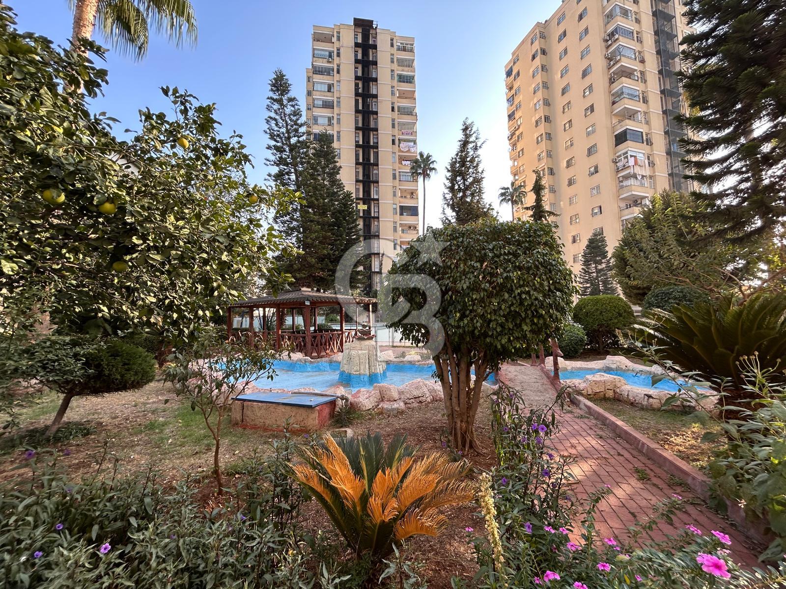 SİTEDE HASARSIZ İSKANLI SOSYAL DONATILI KİLERLİ YAPILI 4+1 DAİRE