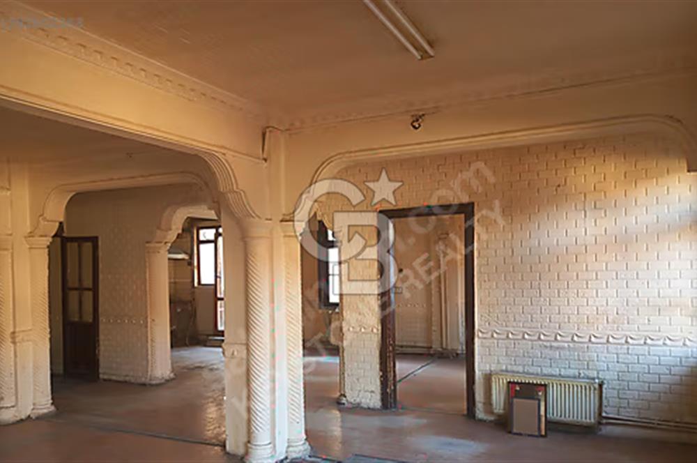  ULUS KONYA SOKAK’TA YATIRIMIN TAM KALBİNDE SATILIK BİNA